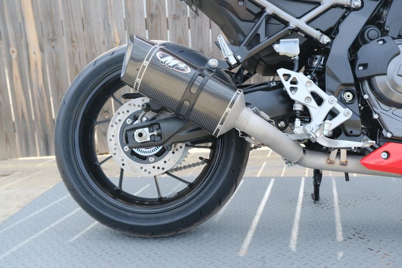 NEW 2026 SUZUKI GSX8R Image 13