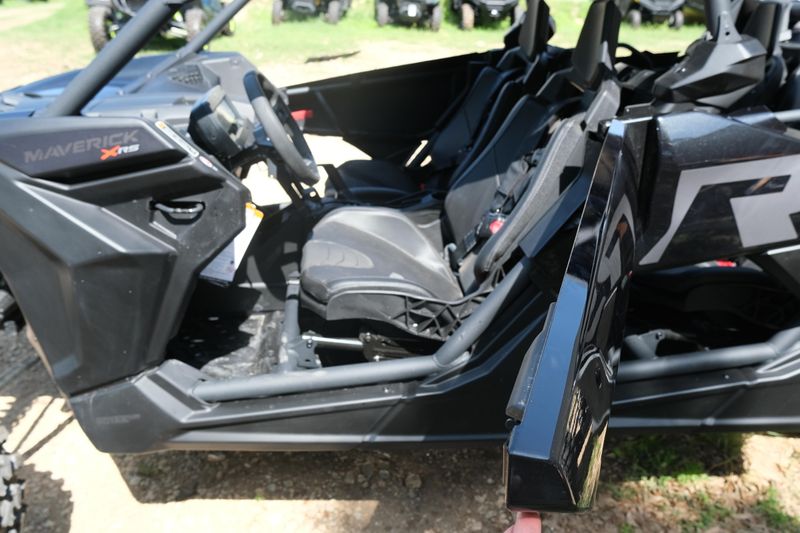 2025 Can-Am MAVERICK X3 MAX X RS TURBO RR TRIPLE BLACK Image 9