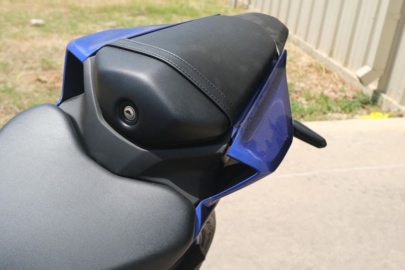 2025 Yamaha YZFR3 ABS TEAM BLUE Image 19