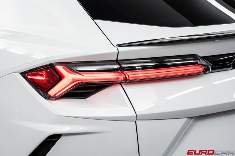 2021 Lamborghini Urus *PANORAMIC SUNROOF * FRONT PPF*Image 16