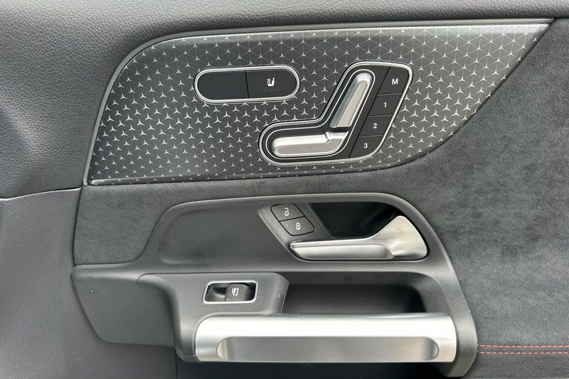 2024 Mercedes-Benz EQB 300Image 20