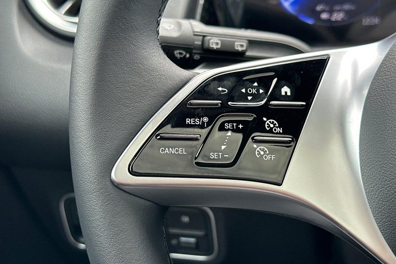 2024 Mercedes-Benz EQB 300Image 28