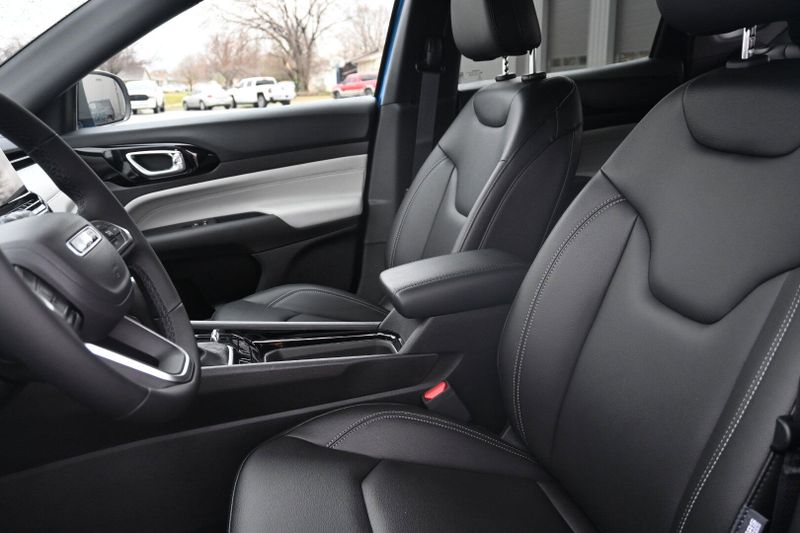 2025 Jeep Compass LimitedImage 10