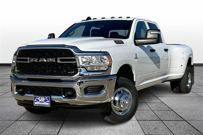 2024 RAM 3500 Tradesman Crew Cab 4x4 8