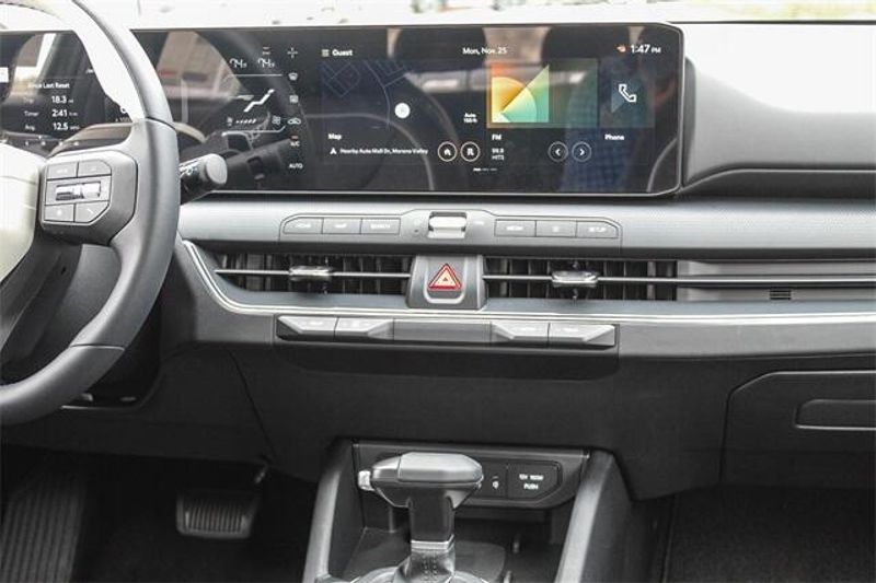 New 2025 Kia K4 GT-LineImage 6