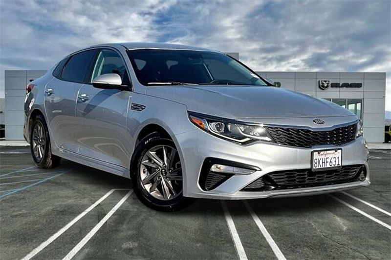 2020 Kia Optima LXImage 11