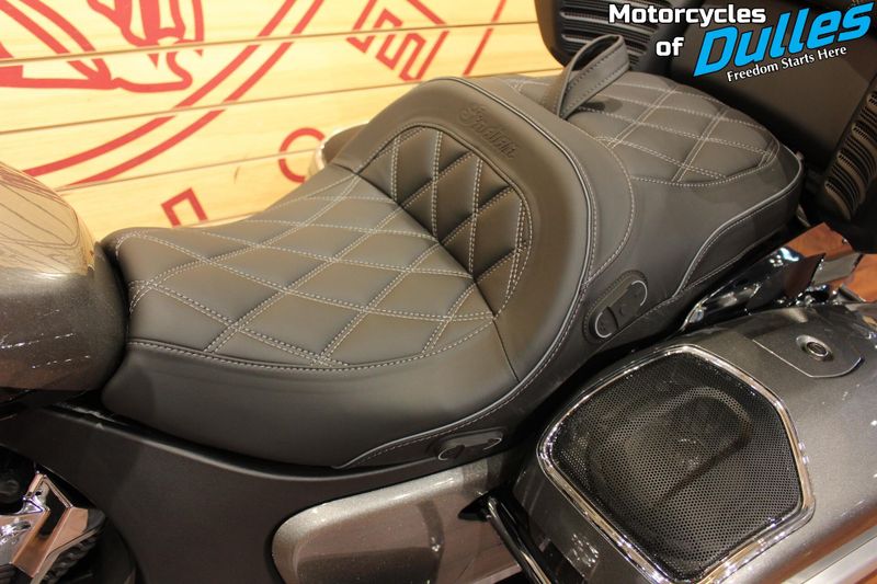 2024 Indian Motorcycle Pursuit Limited Powerband Audio Image 12