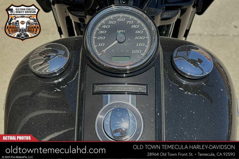 2022 Harley-Davidson Road King in a Black exterior color. BMW Motorcycles of Temecula – Southern California (951) 506-6903 bmwmotorcyclesoftemecula.com 