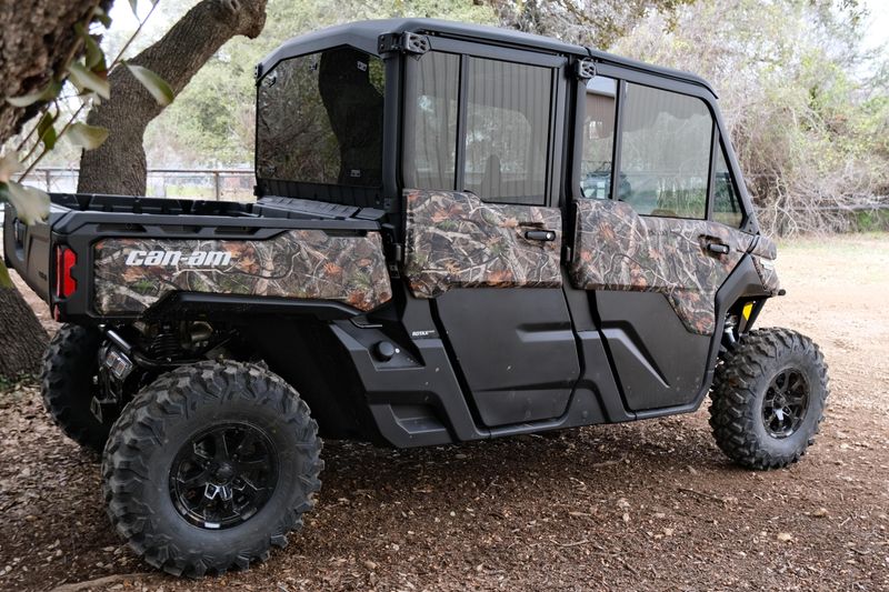 2025 Can-Am DEFENDER MAX LIMITED CAB HD10 WILDLAND CAMOImage 18