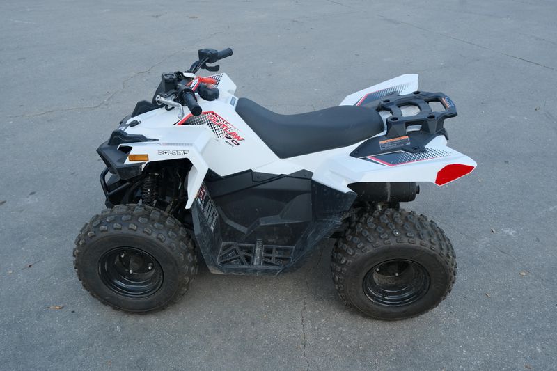 Used 2023 Polaris OUTLAW 70 EFI BRIGHT WHITE AND RED Image 6