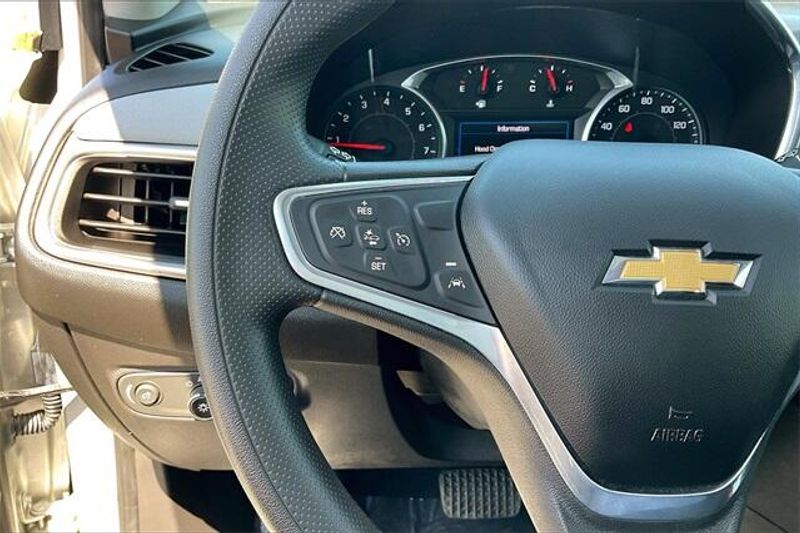 2022 Chevrolet Equinox LSImage 18