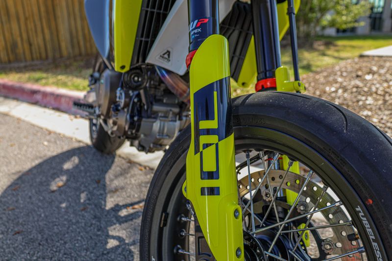 USED 2023 HUSQVARNA SUPERMOTO 701 Image 10