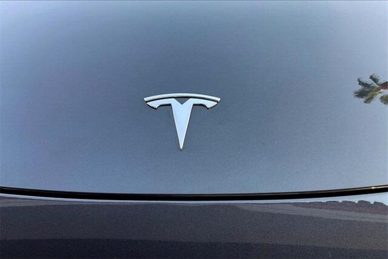 2024 Tesla Model Y PerformanceImage 32