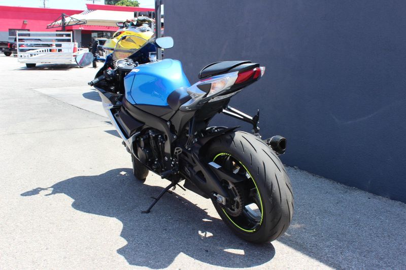 Used 2022 Suzuki GSX-R600ZM2 CA Image 6