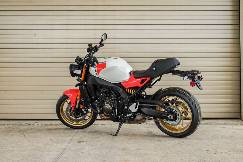 2024 Yamaha XSR900 HERITAGE WHITEImage 11