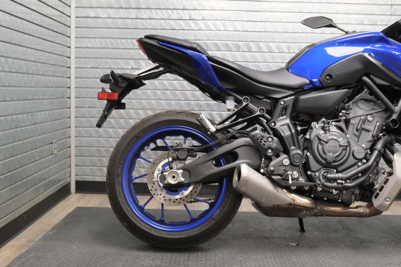 USED 2022 YAMAHA MT-07 Image 13
