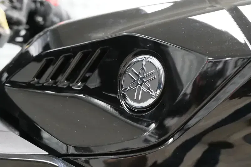 NEW 2026 YAMAHA YZFR3 ABS Image 8