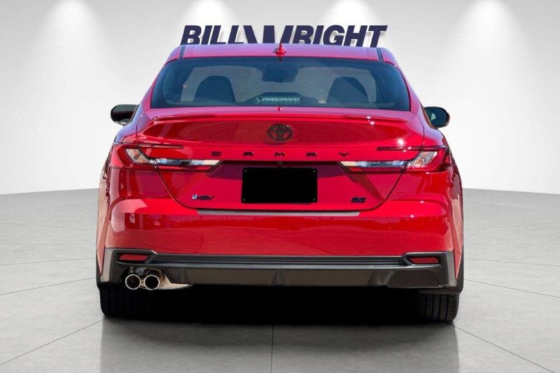 New 2026 Toyota Camry SEImage 4