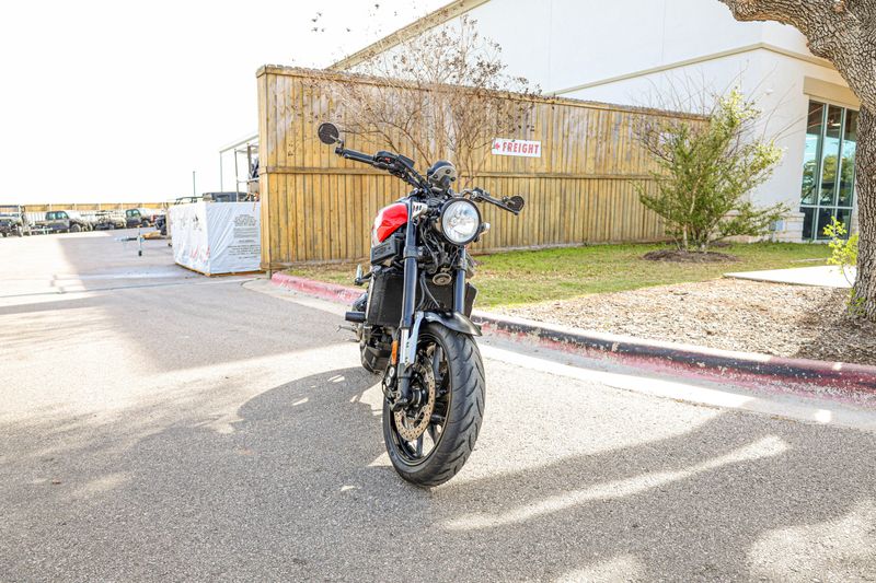 USED 2018 YAMAHA XSR900 Image 12