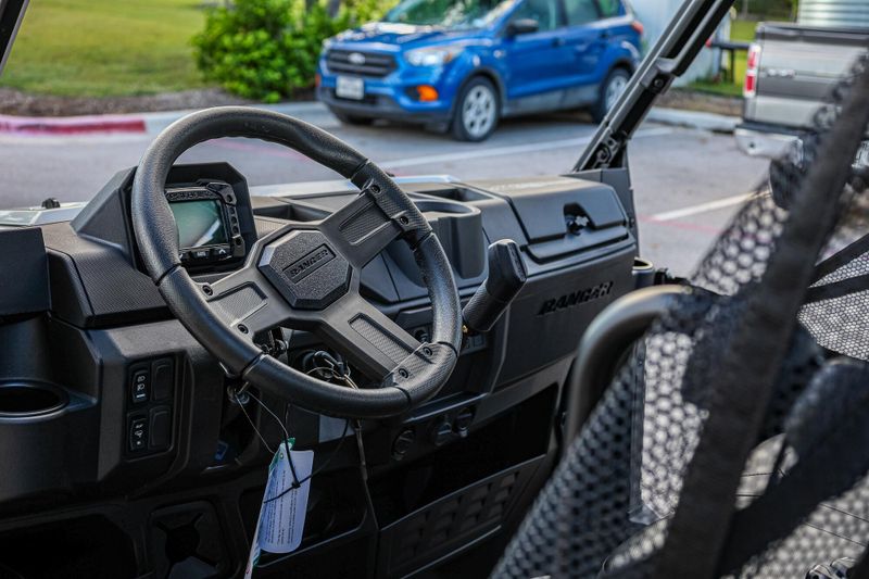 2025 Polaris RANGER CREW 1000 PREMIUM  MIRAGE BEIGE Image 5