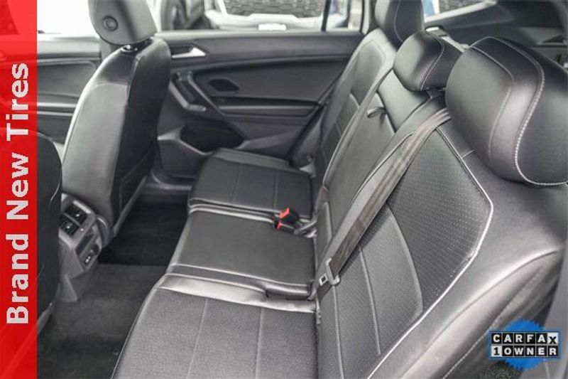 Used 2021 Volkswagen Tiguan 2.0T SE R-Line BlackImage 18