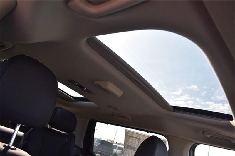 2025 Kia Carnival SX PrestigeImage 14