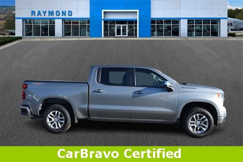Used 2023 Chevrolet Silverado 1500 LTImage 2