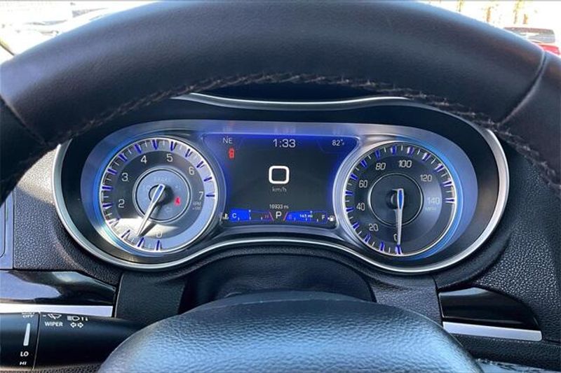 2023 Chrysler 300 TouringImage 20