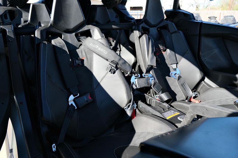 NEW 2026 CAN-AM MAVERICK R MAX X RC WITH SMARTSHOX 999T DCT Image 17