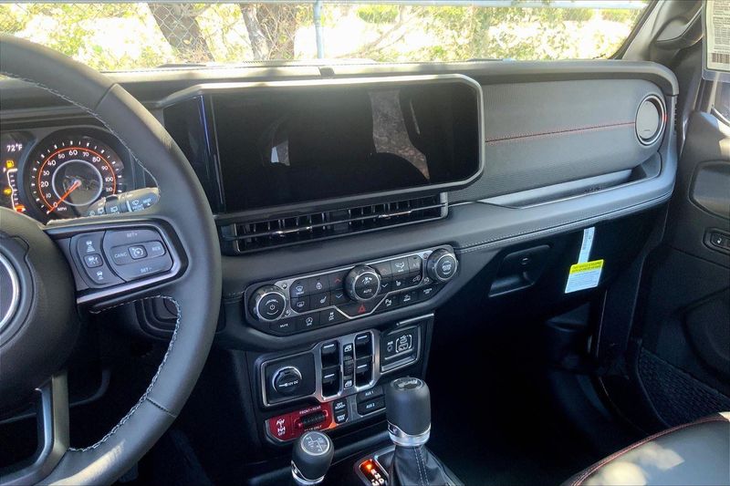 2025 Jeep Wrangler Unlimited Rubicon X photo 6