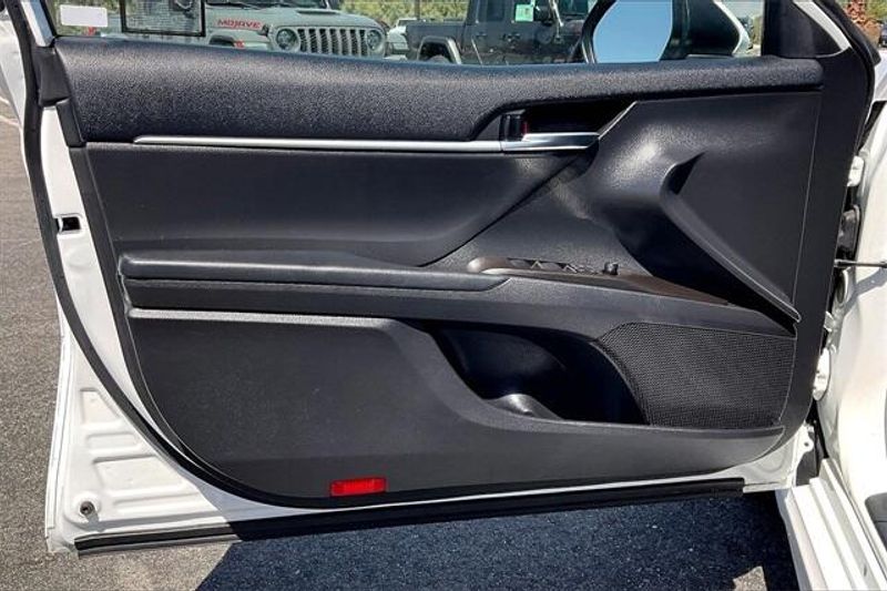 Used 2022 Toyota Camry SEImage 22