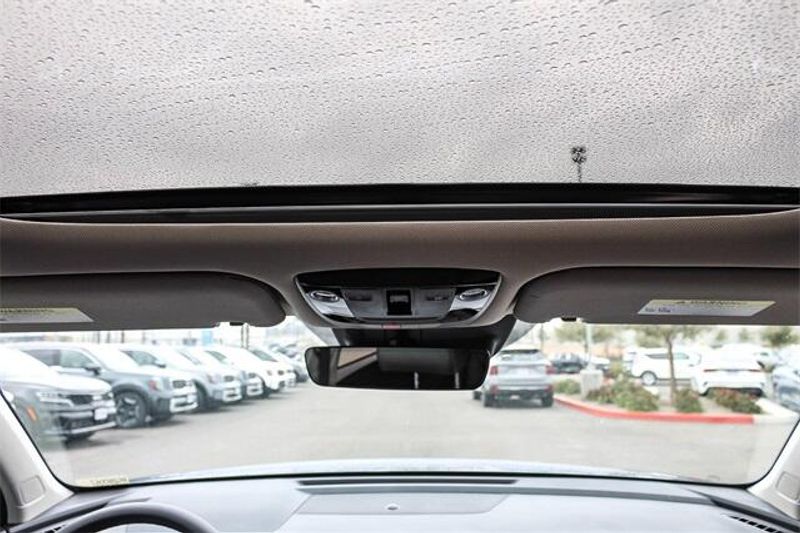 New 2025 Kia Sorento X-Line EXImage 9