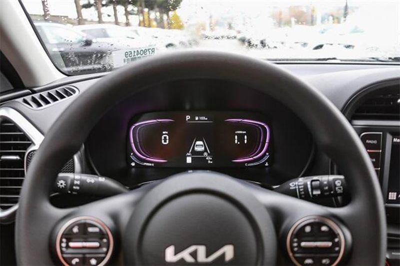 New 2025 Kia Soul LXImage 22