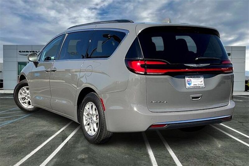 2022 Chrysler Pacifica Touring LImage 10