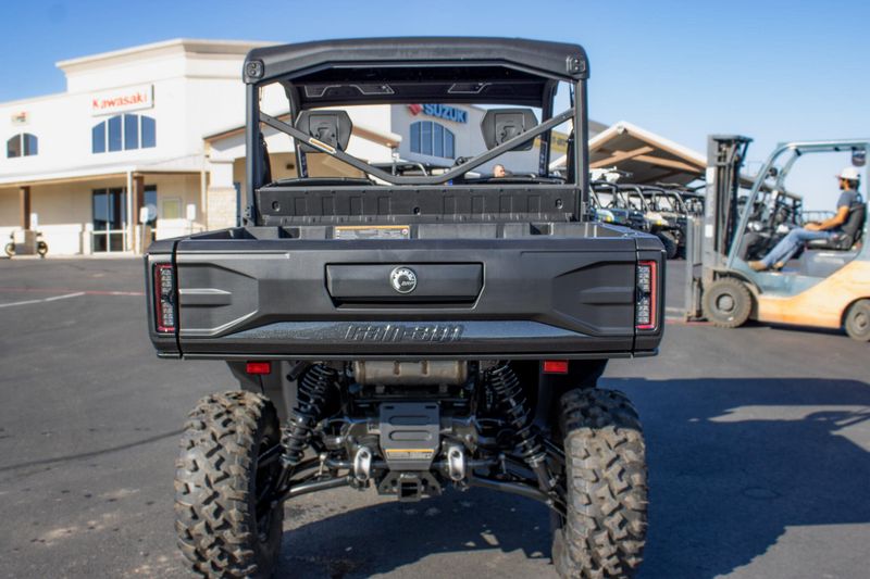 NEW 2026 CAN-AM DEFENDER XT HD11 WITH 1025 INCH TOUCHSCREEN Image 2