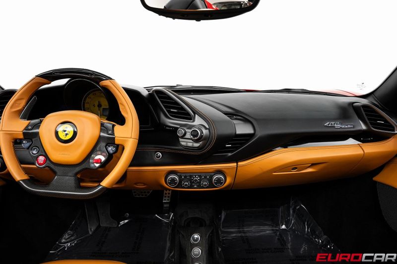 2017 Ferrari 488 Spider *CARBON INTERIOR * IMMACULATE CONDITION*Image 28