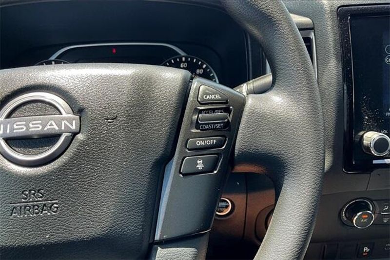 Used 2024 Nissan Frontier SVImage 19