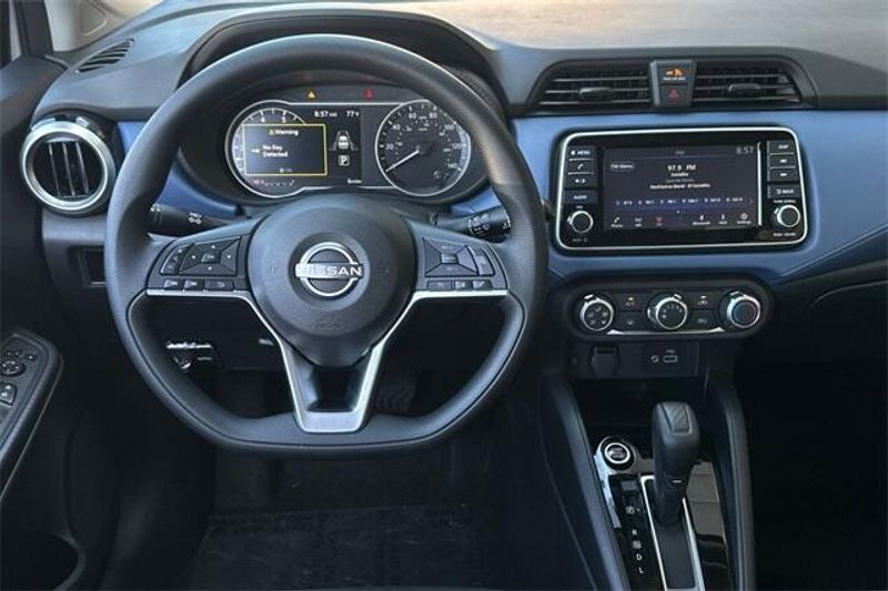 New 2025 Nissan Versa 1.6 SVImage 22