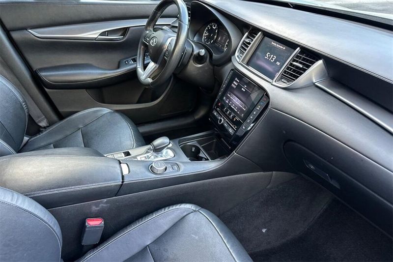 2022 Infiniti QX50 Luxe photo 16