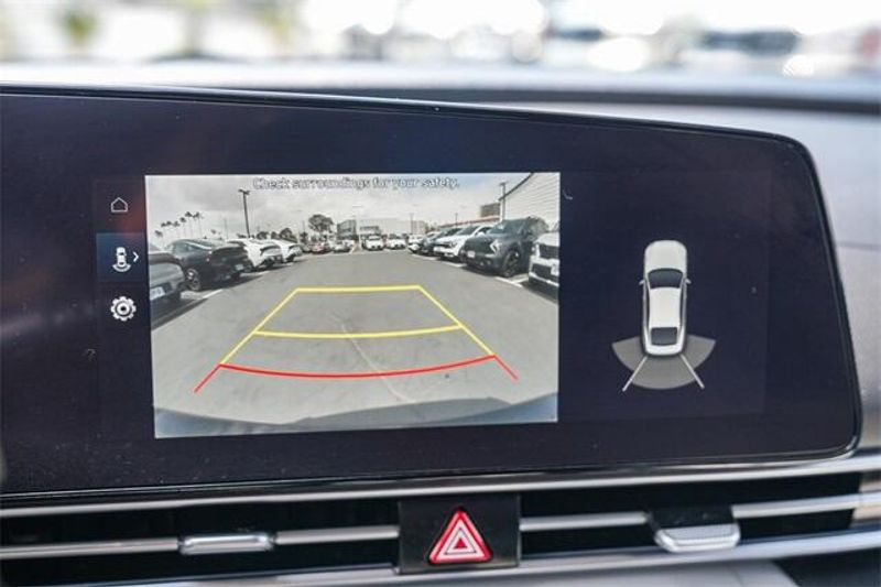 2023 Hyundai Elantra LimitedImage 22