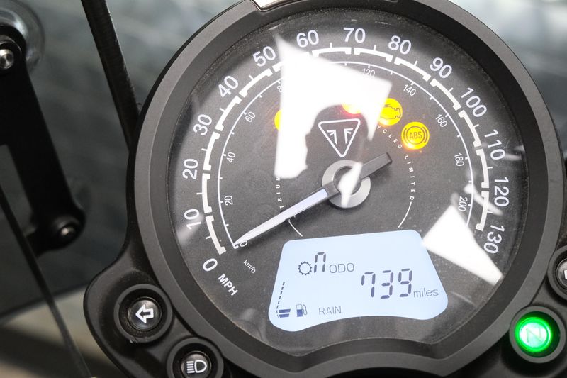 USED 2022 TRIUMPH BONNEVILLE BOBBER Image 22