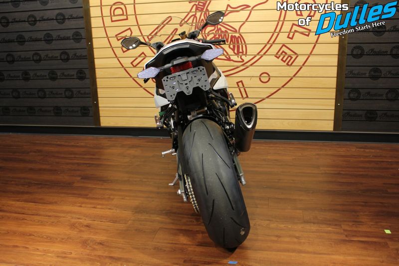 2025 BMW S 1000 RR Image 7