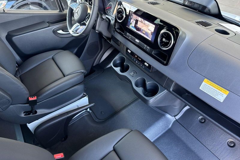 New 2026 Mercedes-Benz Sprinter 2500 Image 13