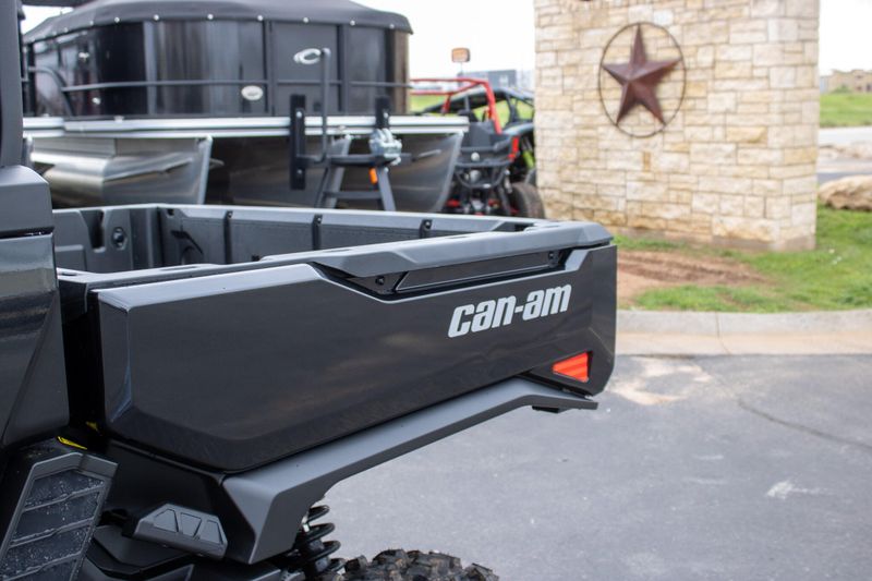 NEW 2026 CAN-AM DEFENDER MAX XT CAB HD11 Image 10