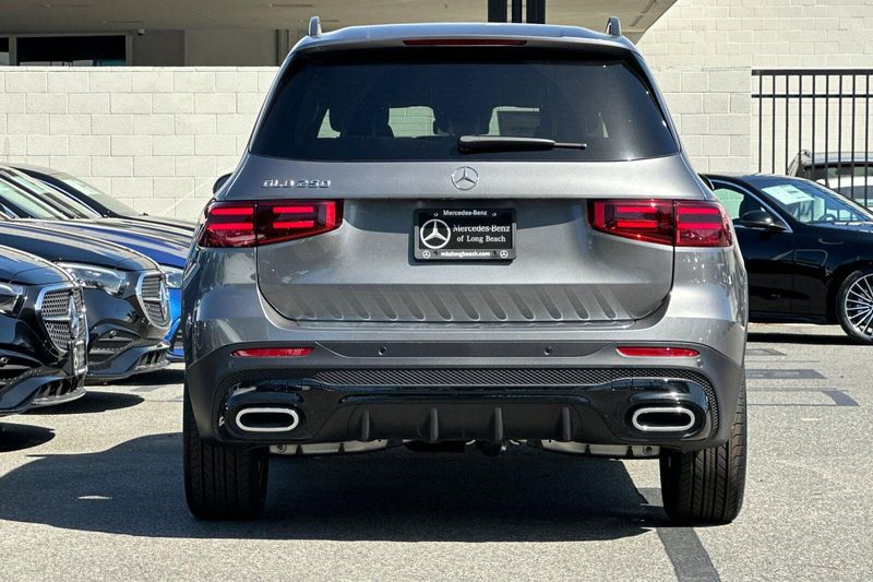 New 2026 Mercedes-Benz GLB 250Image 5