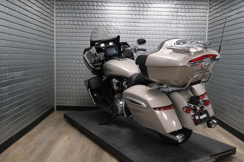 NEW 2026 INDIAN MOTORCYCLE PURSUIT LIMITED WITH 112 PACKAGE Image 5