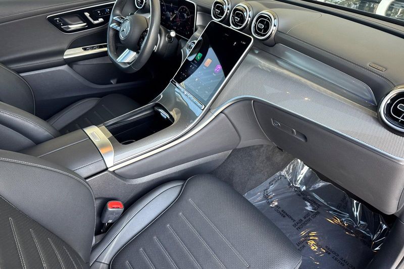 Used 2026 Mercedes-Benz GLC 300Image 18