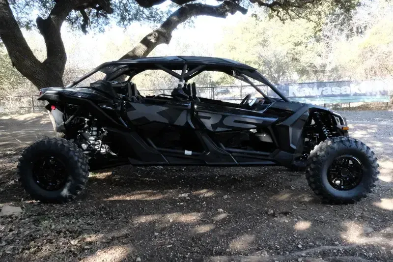 2025 Can-Am MAVERICK X3 MAX X RS TURBO RR TRIPLE BLACKImage 2