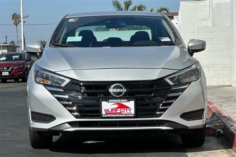 New 2025 Nissan Versa 1.6 SVImage 6