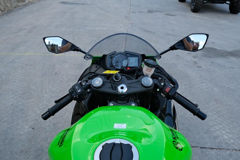 2023 Kawasaki NINJA ZX6R GREEN Image 16